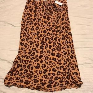 Leopard print midi skirt xs petite